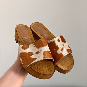 Seychelles wooden cow print heel 7